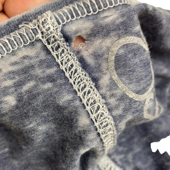 Chaser New Heart Print V-Neck Sleeveless Top Size S - Picture 6 of 6